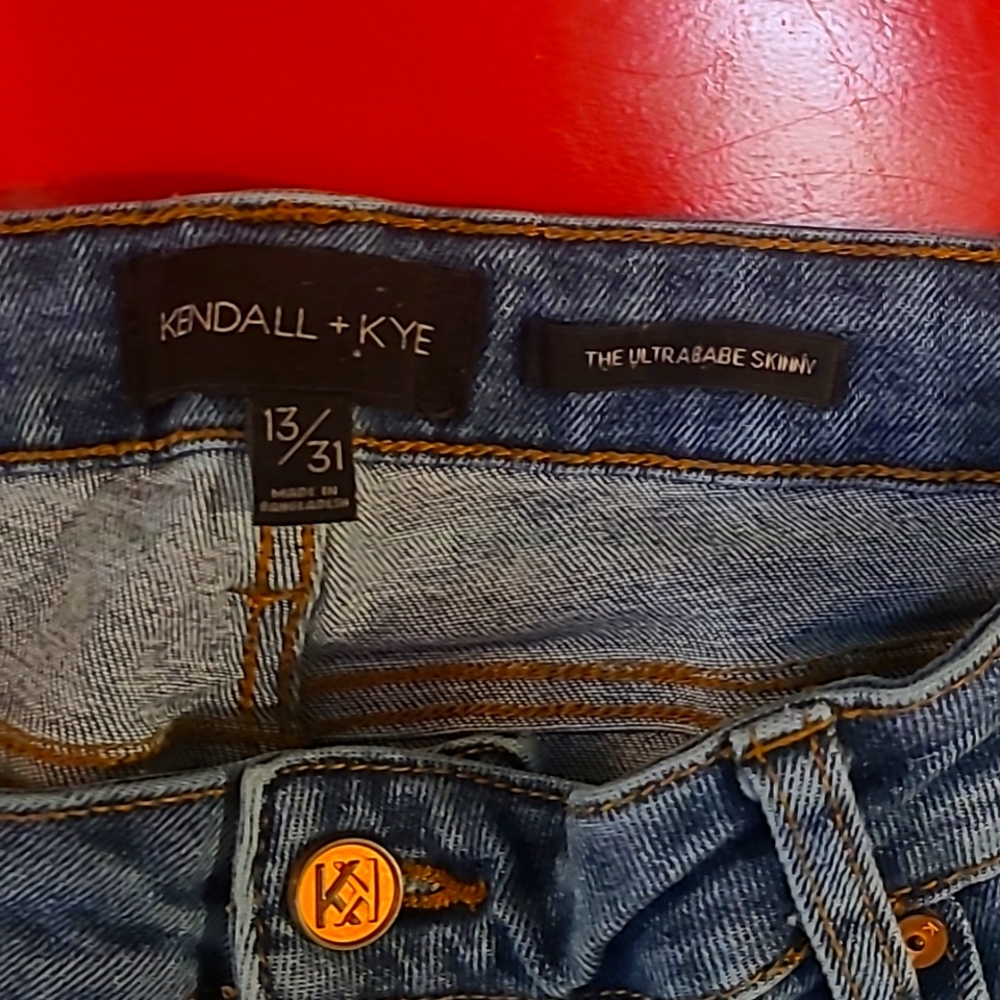 Kendall & Kylie The Ultra Babe Skinny Distressed Ladies Jeans Sz 13/31